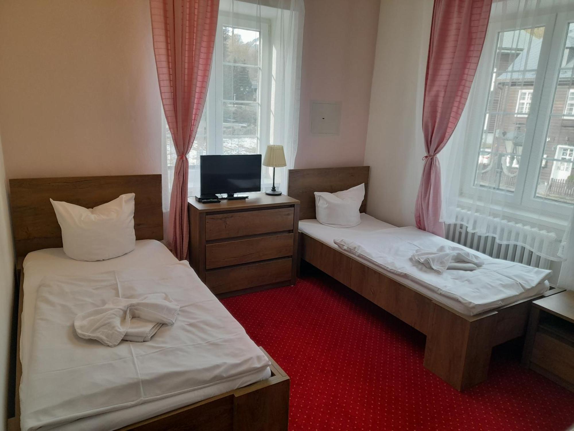 Hotel Dzban Karlova Studánka Eksteriør billede